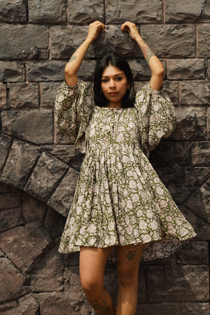 listing4.png?v=1744643121&